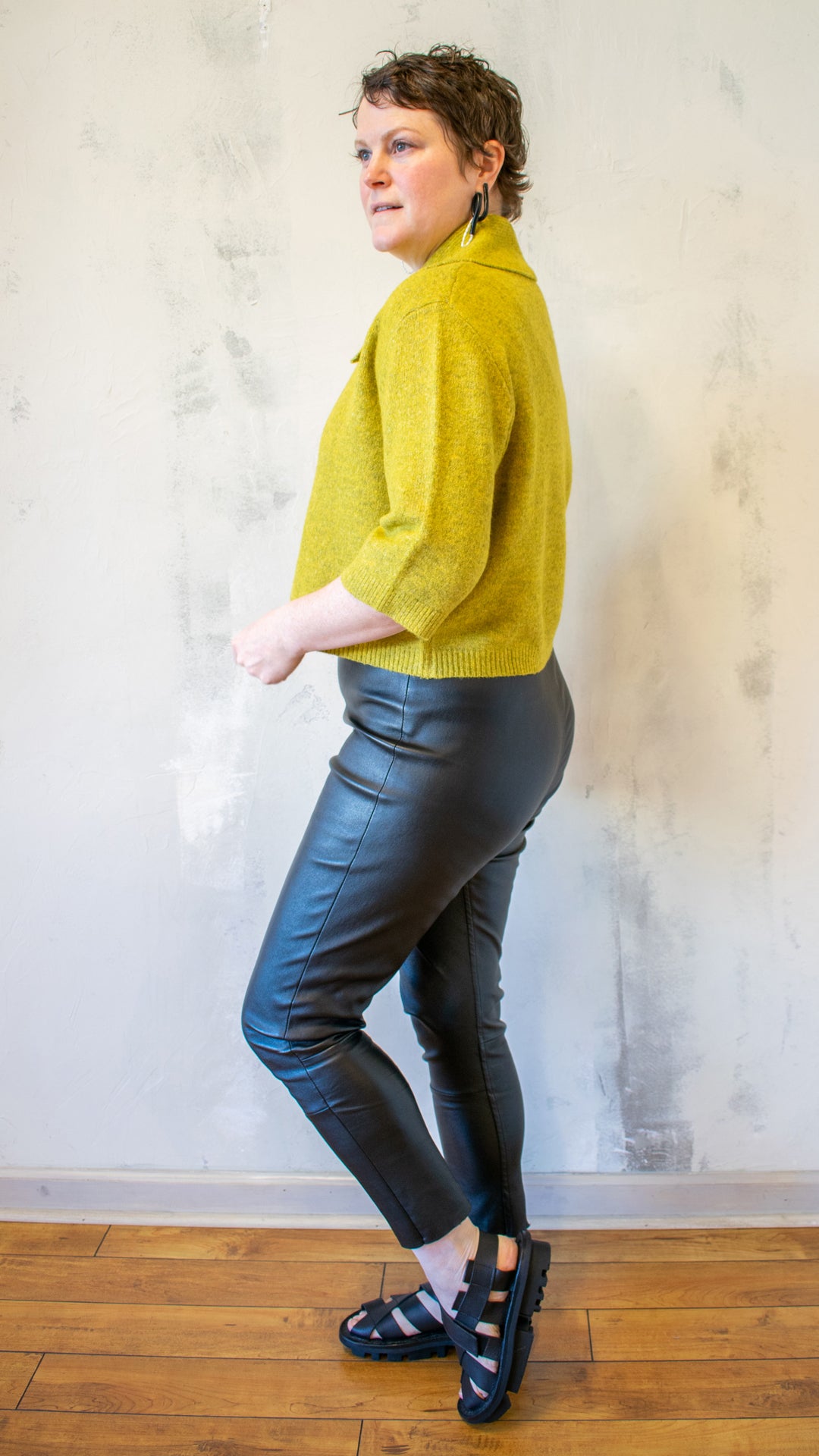 Wide Collar Cropped Sweater