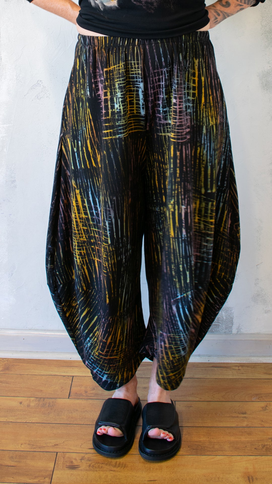Barrel Scratch Print Pant in Pearl Earring