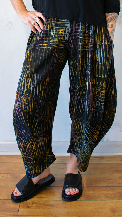 Barrel Scratch Print Pant in Pearl Earring