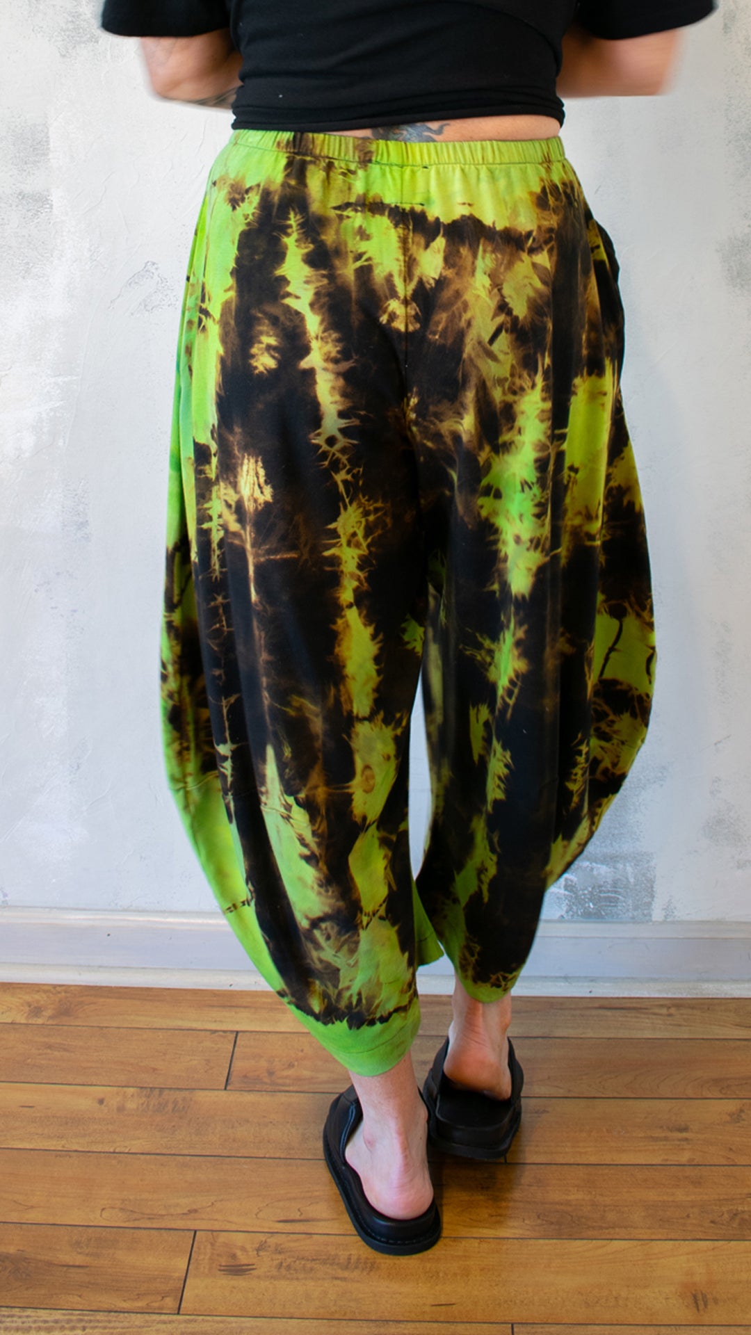 Barrel Shibori Pant in Lime