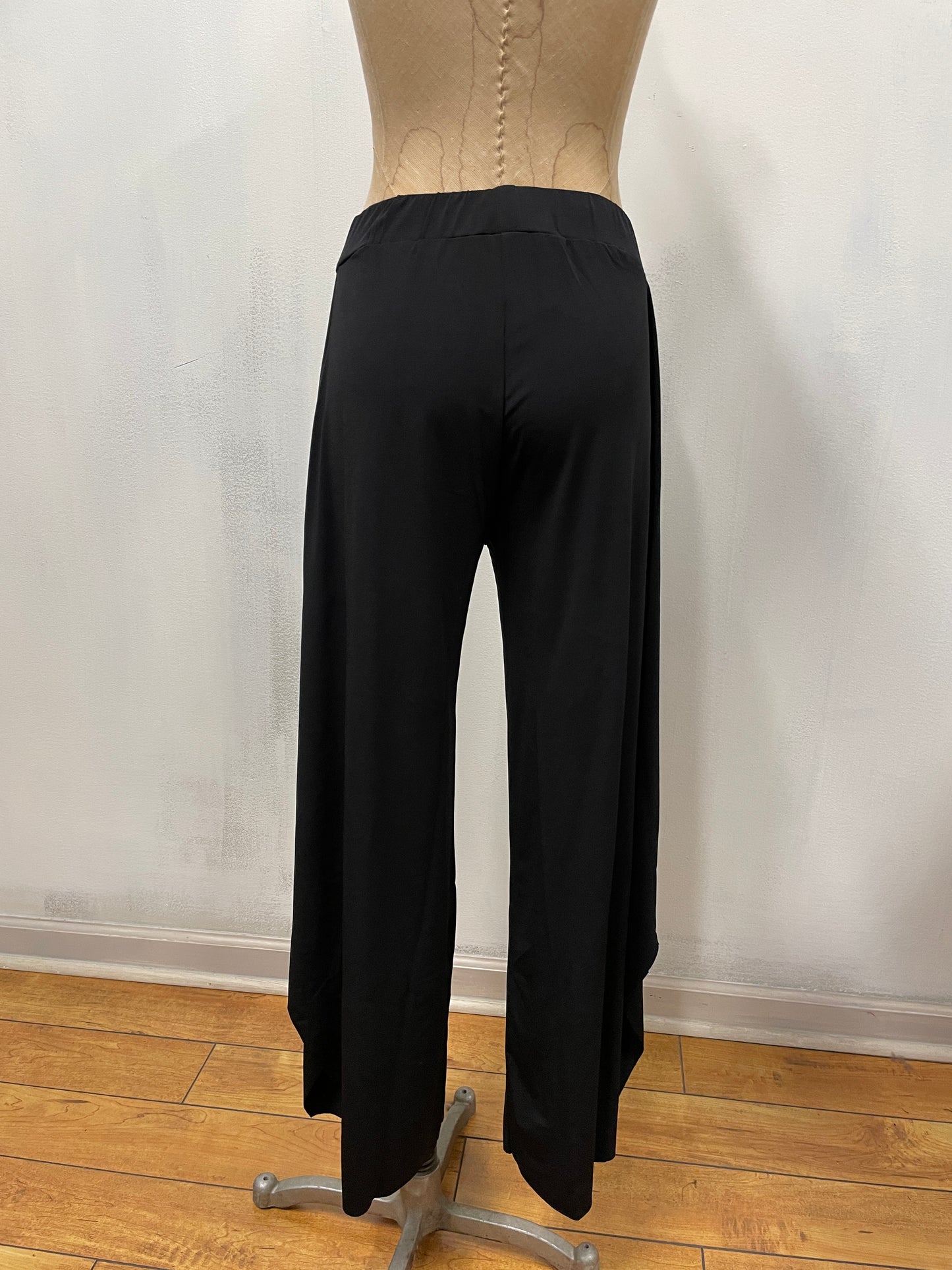 Decker Pant in Black